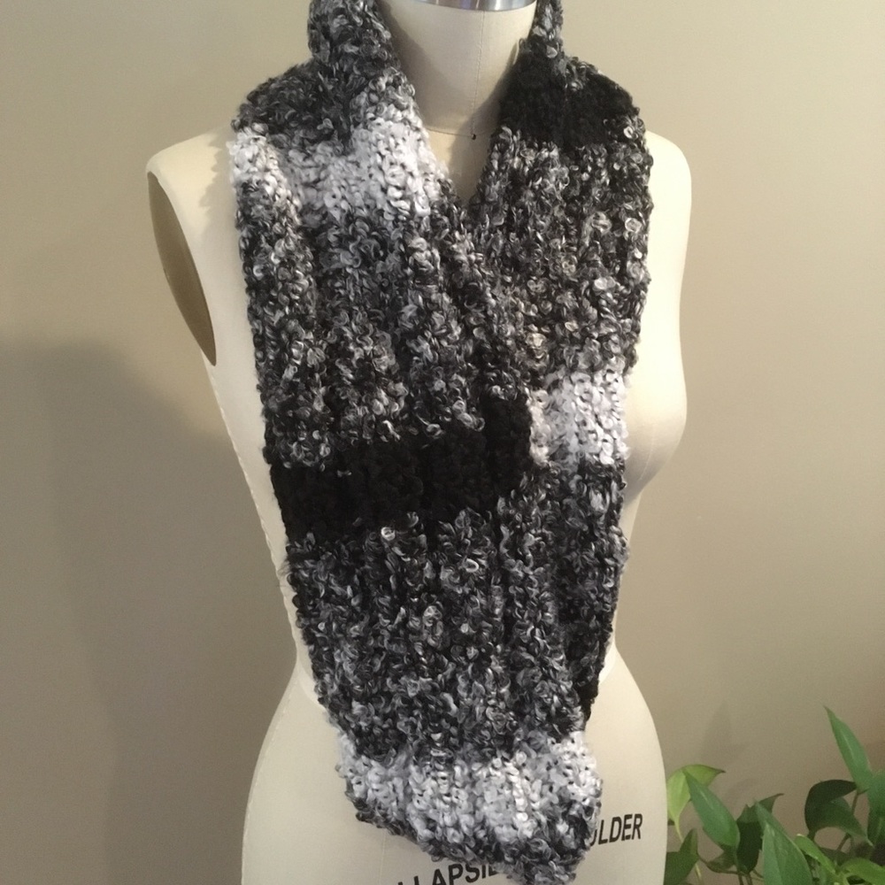 “Abigail English” Black & White Infinity Scarf
